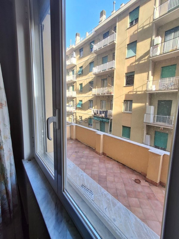 appartamento in vendita a Genova in zona Staglieno