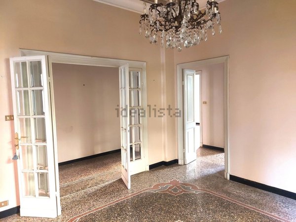 appartamento in vendita a Genova in zona Sestri Ponente
