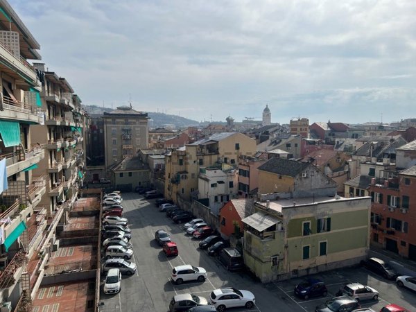appartamento in vendita a Genova in zona Sestri Ponente