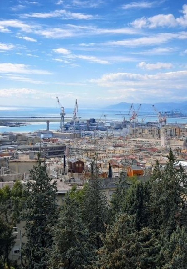 appartamento in vendita a Genova in zona Sestri Ponente