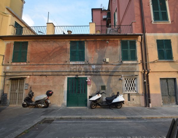 appartamento in vendita a Genova in zona Palmaro / Pra'