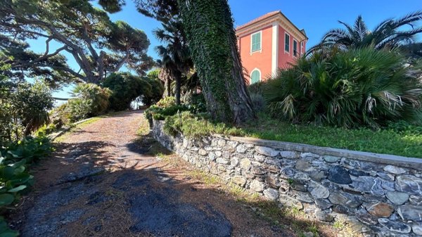 appartamento in vendita a Genova in zona Bolzaneto