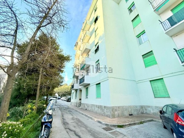 appartamento in vendita a Genova in zona Sestri Ponente