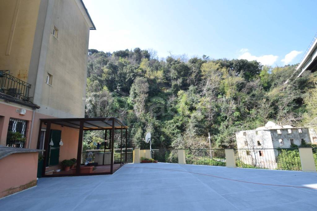 appartamento in vendita a Genova in zona Voltri