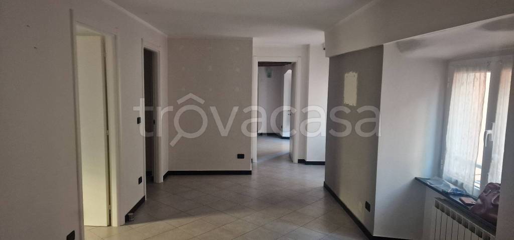 appartamento in vendita a Genova in zona Sottoripa / Maddalena / Molo
