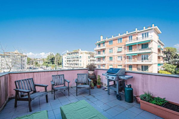 appartamento in vendita a Genova in zona Sturla
