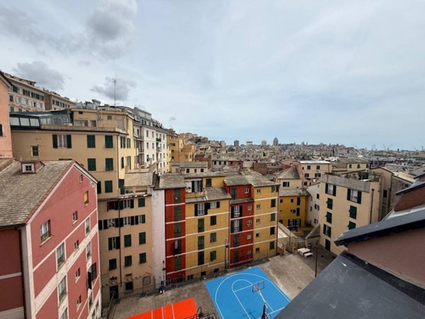 appartamento in vendita a Genova in zona Sottoripa / Maddalena / Molo