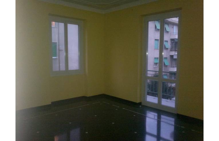 appartamento in vendita a Genova in zona Sestri Ponente