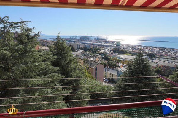 appartamento in vendita a Genova in zona Palmaro / Pra'