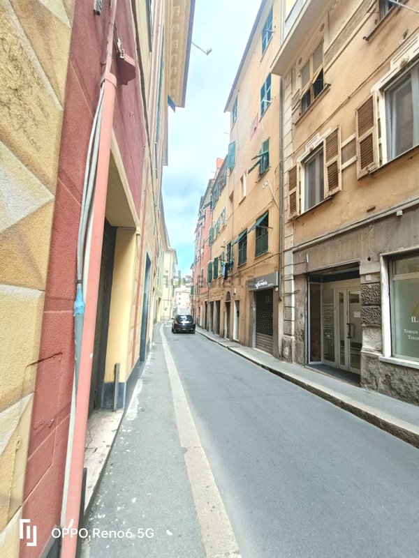 appartamento in vendita a Genova in zona Sestri Ponente