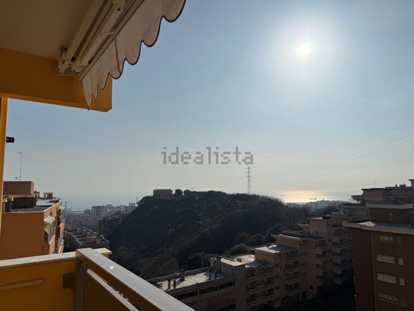 appartamento in vendita a Genova in zona Lagaccio / Granarolo