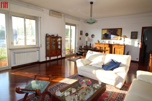 appartamento in vendita a Genova in zona Sturla