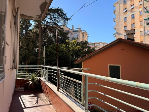 appartamento in vendita a Genova in zona Palmaro / Pra'
