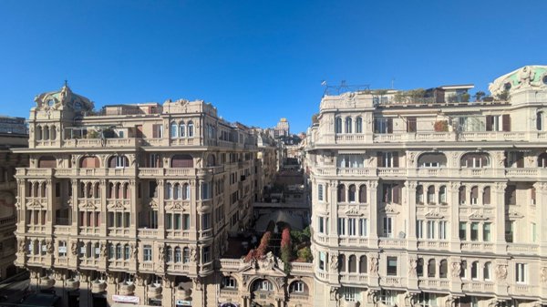 appartamento in vendita a Genova in zona Foce