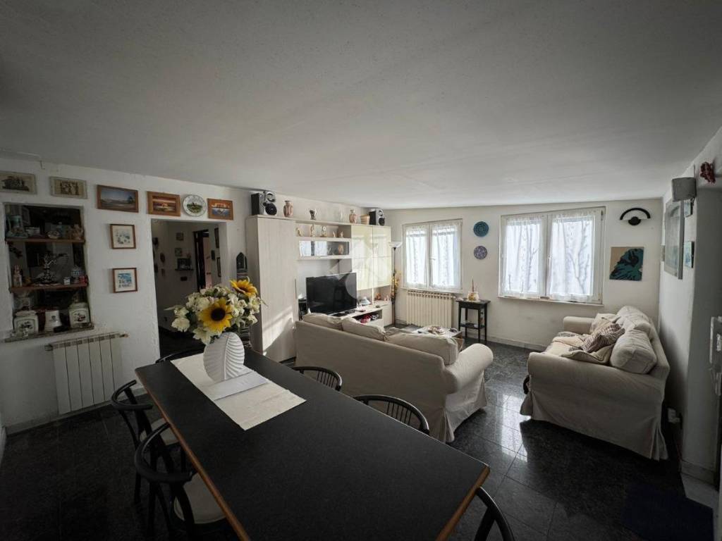 casa indipendente in vendita a Genova in zona Begato