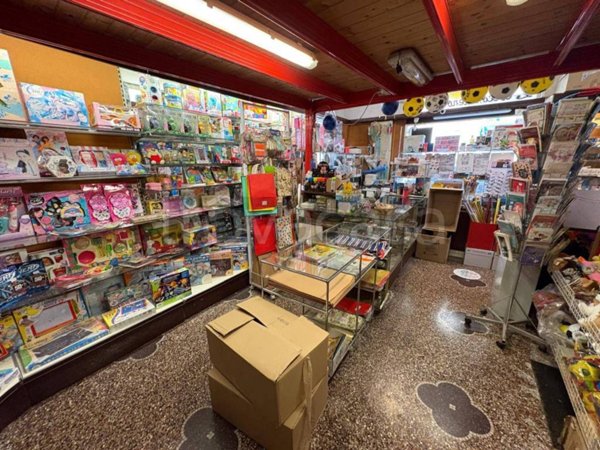 negozio in vendita a Genova in zona Lagaccio / Granarolo