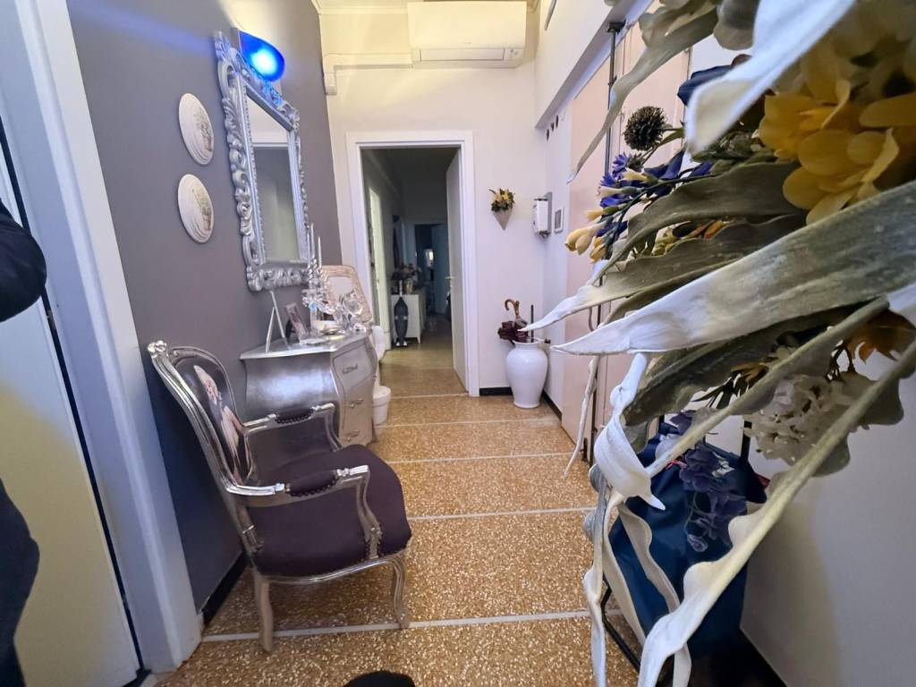 appartamento in vendita a Genova in zona Sestri Ponente