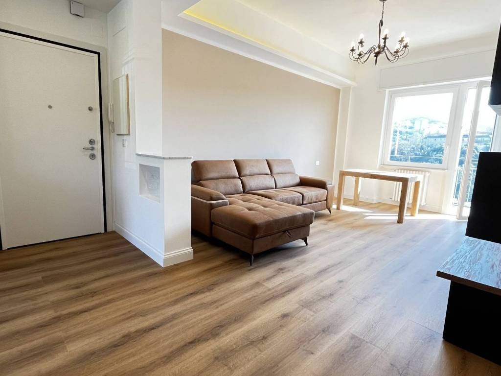 appartamento in vendita a Genova in zona Sturla