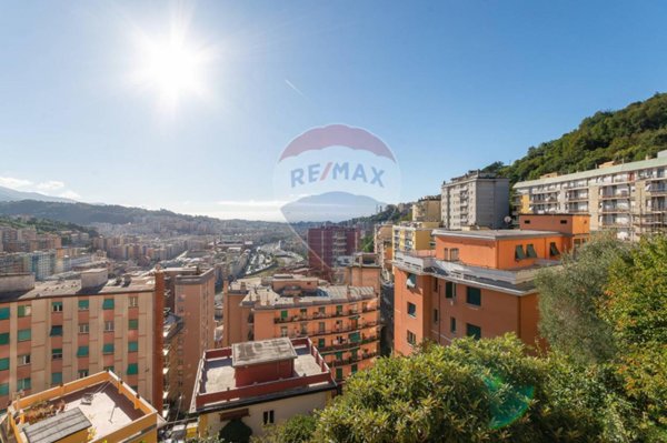 appartamento in vendita a Genova in zona Staglieno