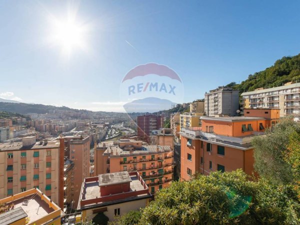 appartamento in vendita a Genova in zona Staglieno