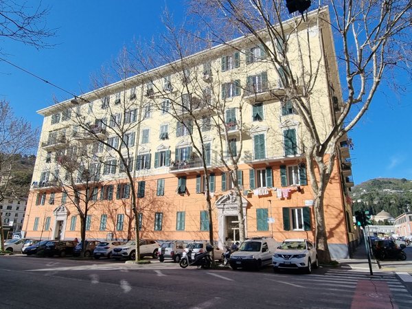 appartamento in vendita a Genova in zona Staglieno