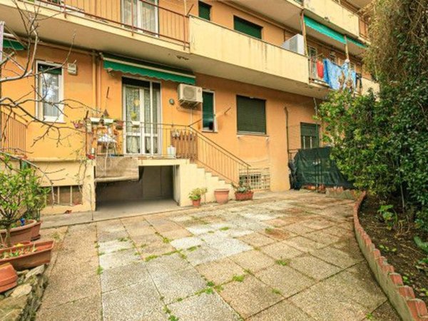 appartamento in vendita a Genova in zona Staglieno
