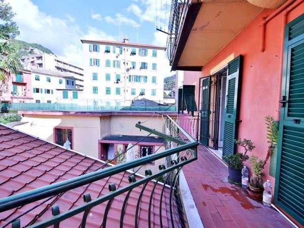 appartamento in vendita a Genova in zona Sestri Ponente