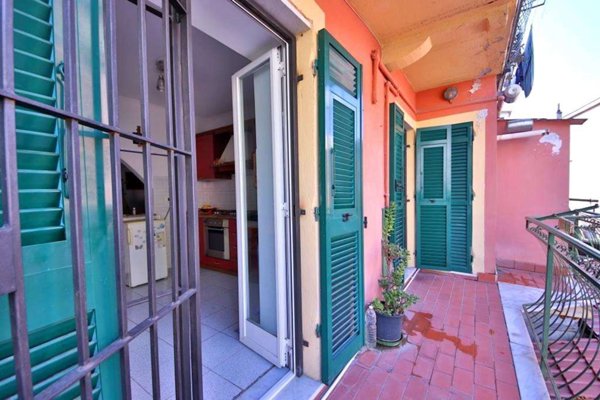 appartamento in vendita a Genova in zona Sestri Ponente