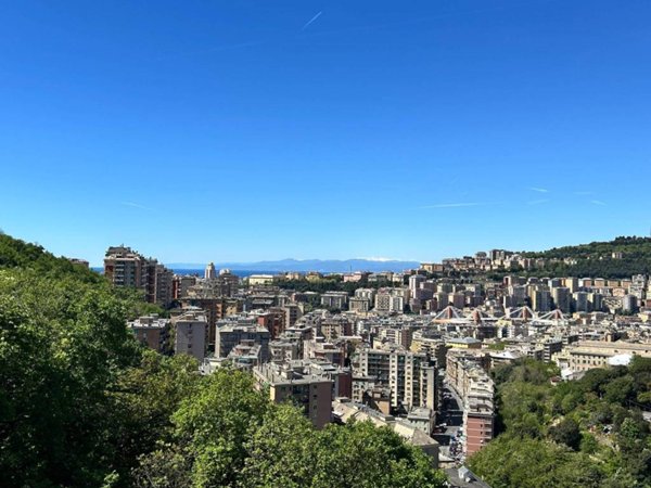appartamento in vendita a Genova in zona Quezzi
