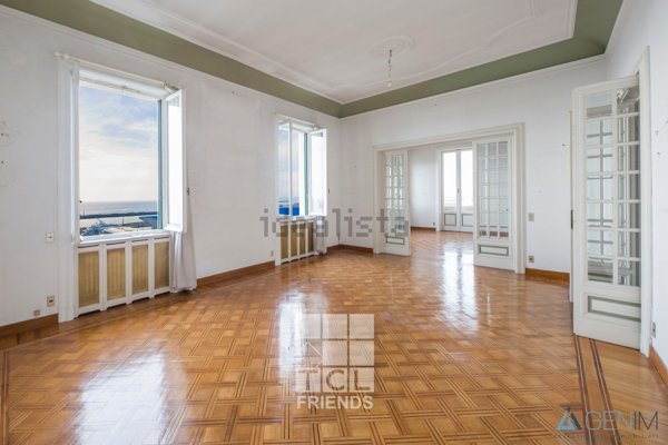 appartamento in vendita a Genova in zona Carignano