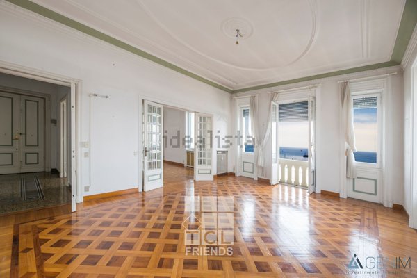 appartamento in vendita a Genova in zona Carignano