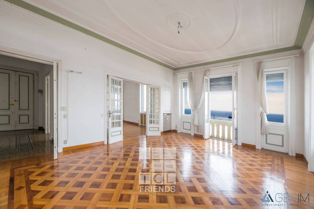 appartamento in vendita a Genova in zona Carignano