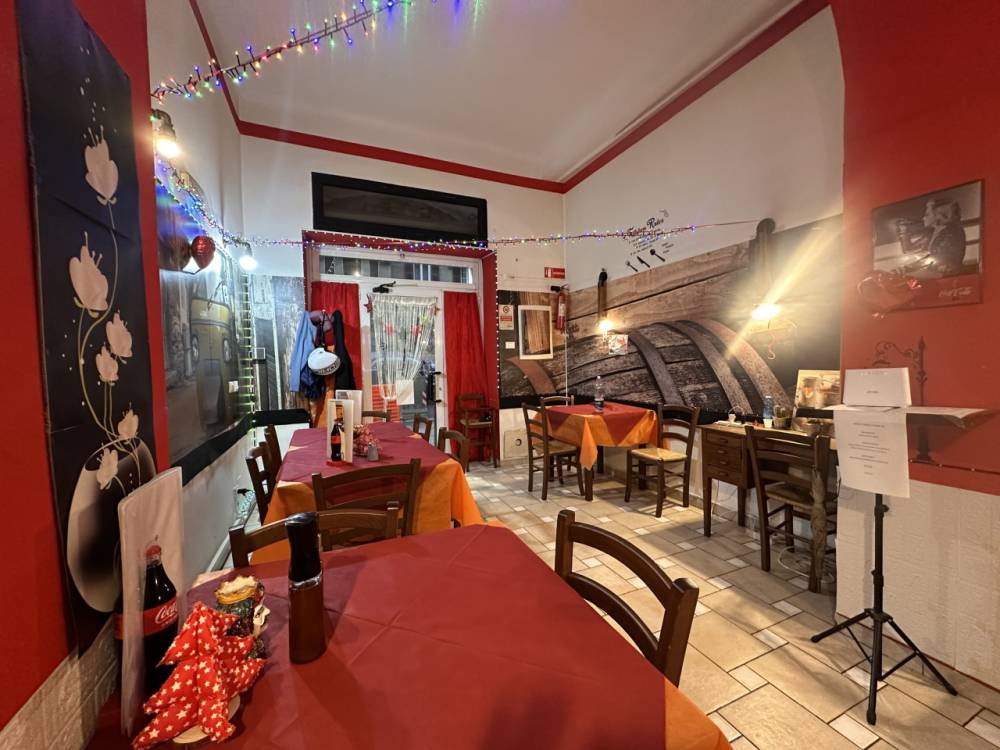 negozio in vendita a Genova in zona Lagaccio / Granarolo