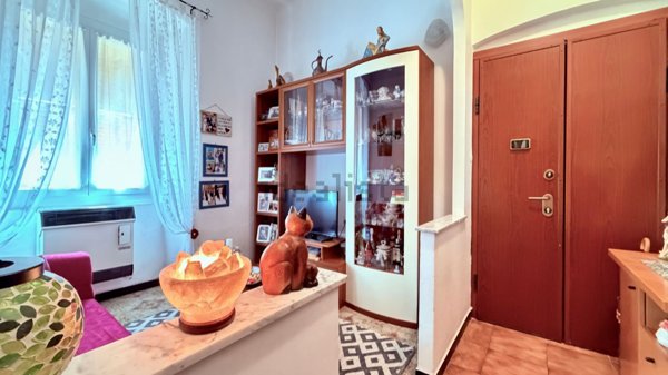 appartamento in vendita a Genova in zona Rivarolo