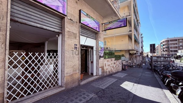 negozio in vendita a Genova in zona San Martino