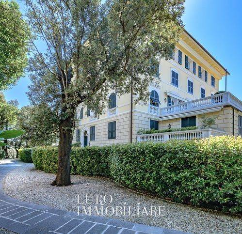 appartamento in vendita a Genova in zona Sturla