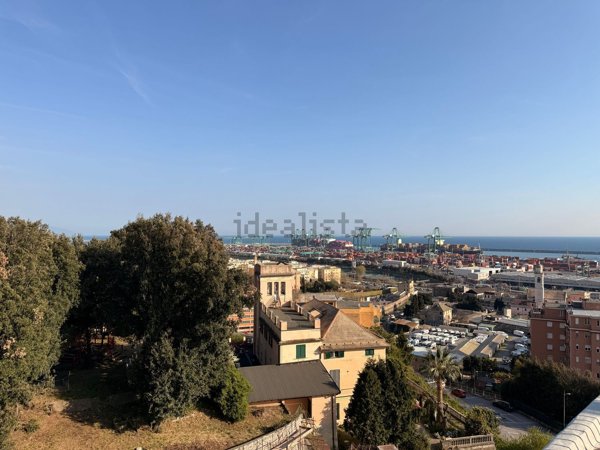 appartamento in vendita a Genova in zona Palmaro / Pra'