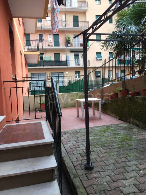 appartamento in vendita a Genova in zona Molassana