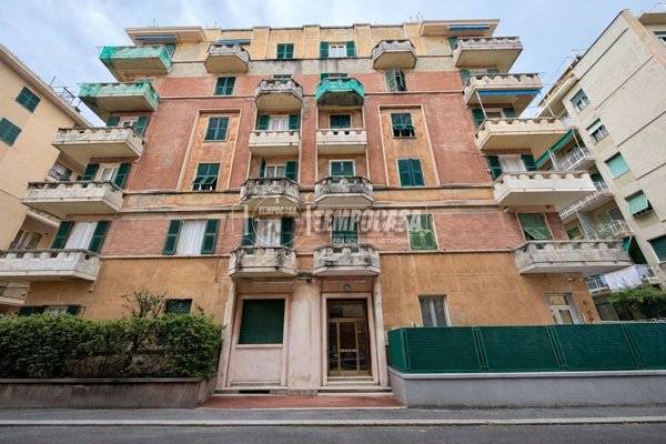 appartamento in vendita a Genova in zona Sestri Ponente