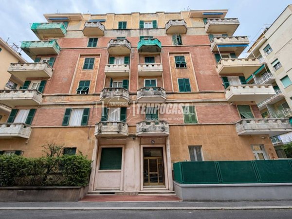 appartamento in vendita a Genova in zona Sestri Ponente