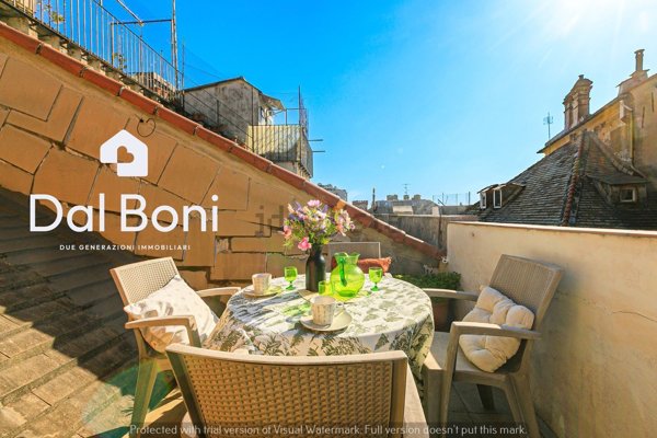 appartamento in vendita a Genova in zona Sottoripa / Maddalena / Molo