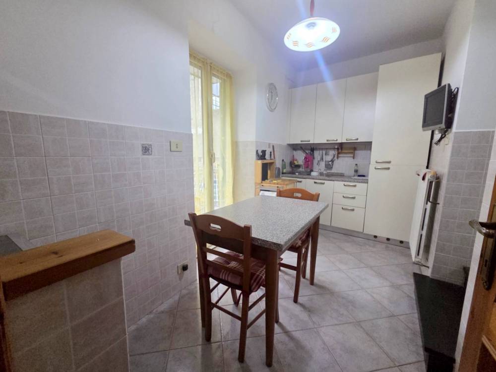 appartamento in vendita a Genova in zona Acquasanta