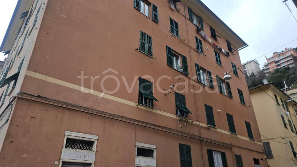 appartamento in vendita a Genova in zona Staglieno