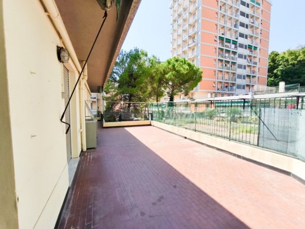appartamento in vendita a Genova in zona Quarto dei Mille