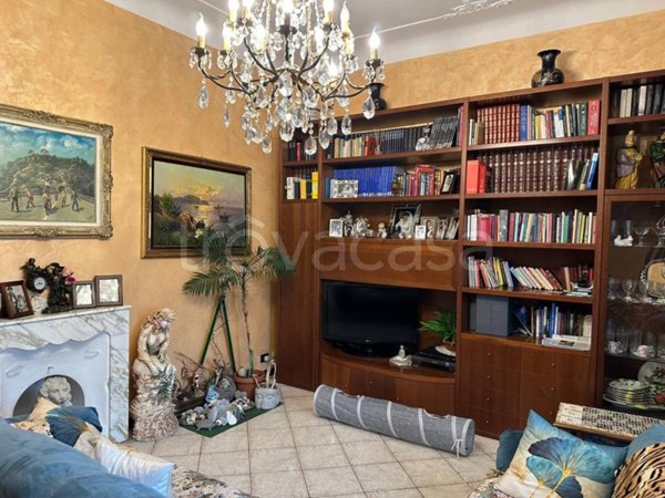 appartamento in vendita a Genova in zona Sestri Ponente