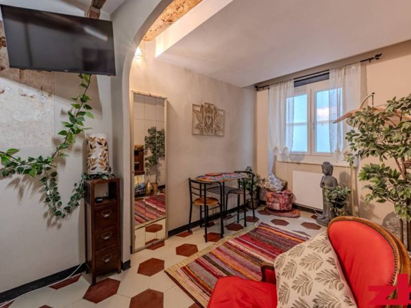 appartamento in vendita a Genova in zona Sottoripa / Maddalena / Molo