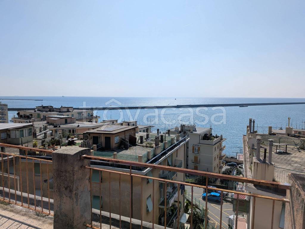 appartamento in vendita a Genova in zona Pegli