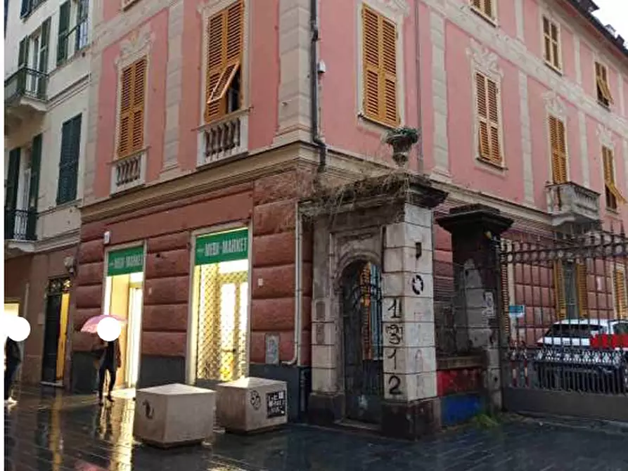 negozio in vendita a Genova in zona Sestri Ponente