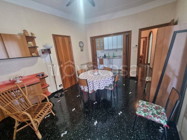 appartamento in vendita a Genova in zona Sestri Ponente