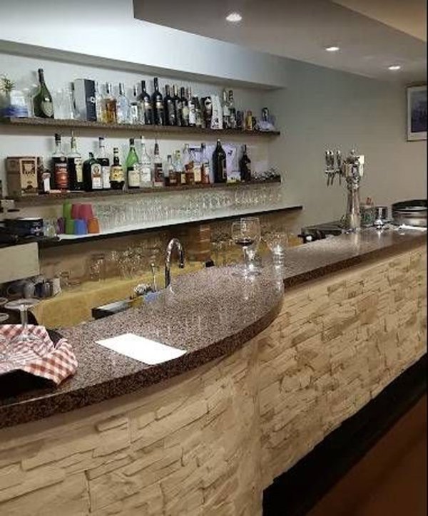 locale commerciale in vendita a Genova in zona Nervi